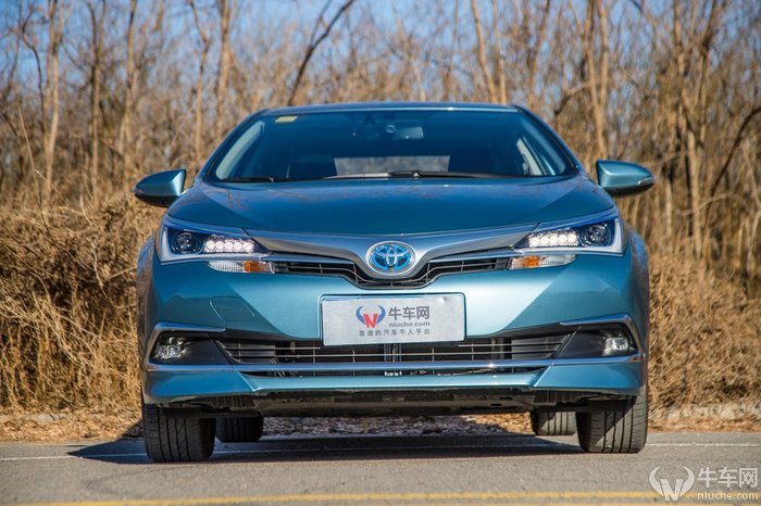 最新款卡罗拉双擎精英版试驾,卡罗拉双擎低速省油还是高速省油