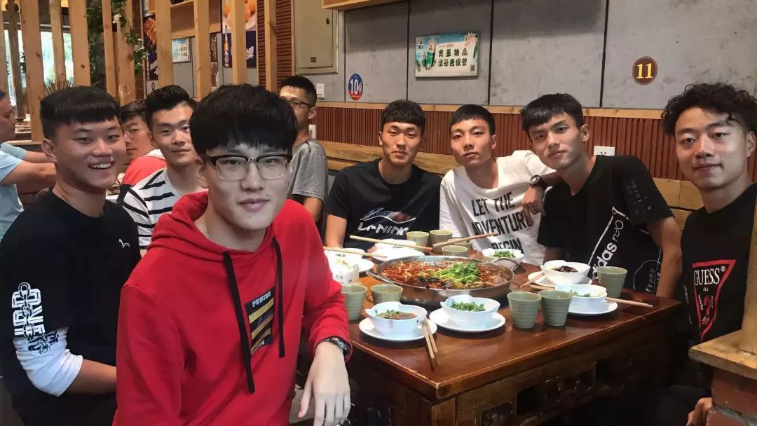 帅到炸裂!你身边的川大体育之星大揭密!