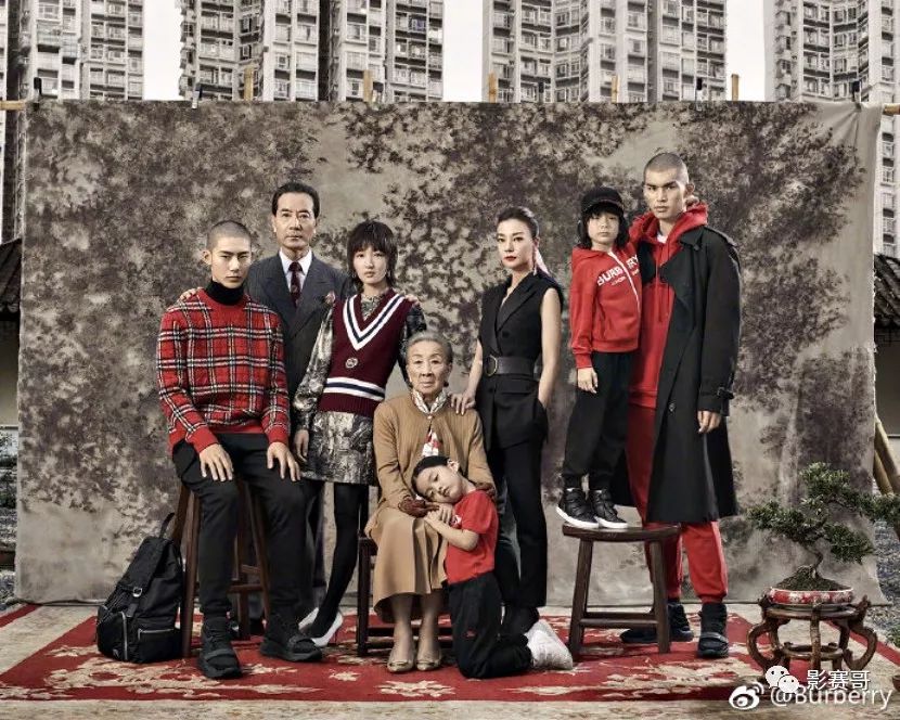 这位国际级摄影师，你是不是对全家福有什么误解？