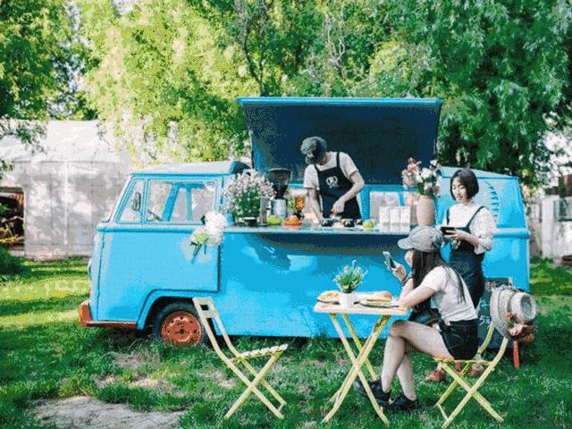 白天咖啡店晚上小酒馆,手把手教你开小酒馆