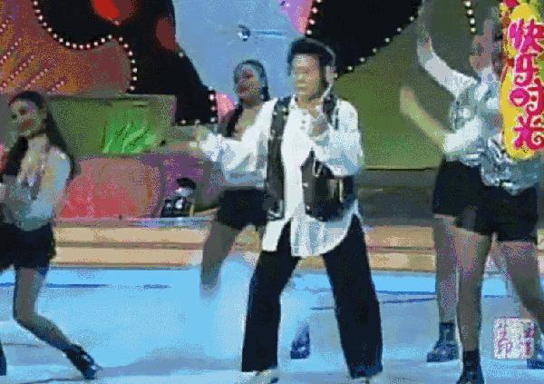 「思考」历经35年的春晚语言类节目越来越不好笑了？这事你想过么