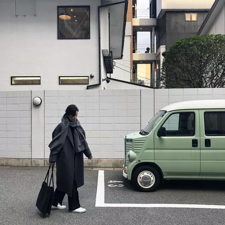 朴信惠耳线同款,朴信惠同款鞋是什么品牌