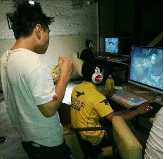 当*底卧**、做代购、救人命，外卖小哥才是隐藏在民间的高手，个个身怀绝技！