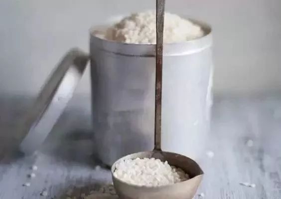 鞋子臭要用什么洗才不臭,鞋子有异味怎么办洗都洗不掉