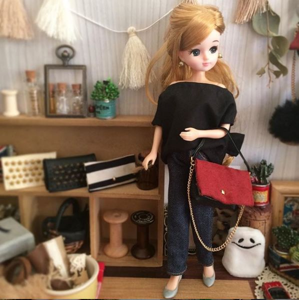 火爆ins的美妆娃娃穿搭日常，承认吧，你的衣服还没一个玩偶多！