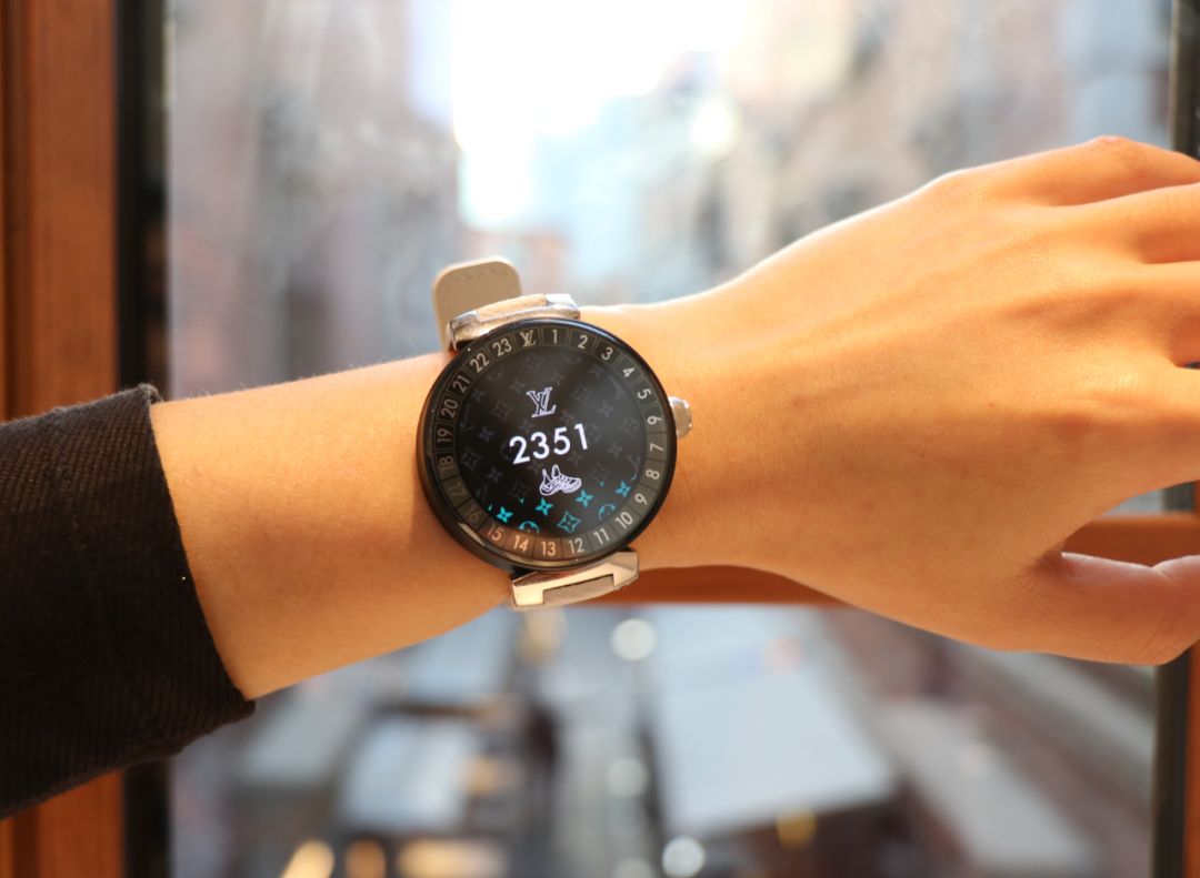 长大后才知道努力去拥有的不是奢侈，而是回避