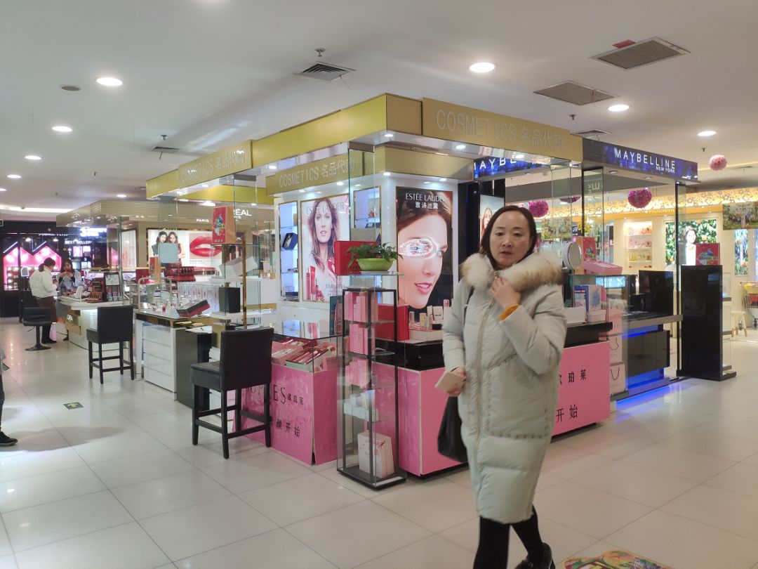 同样是县城购物中心，月销2万和100万的专柜，差距在哪？