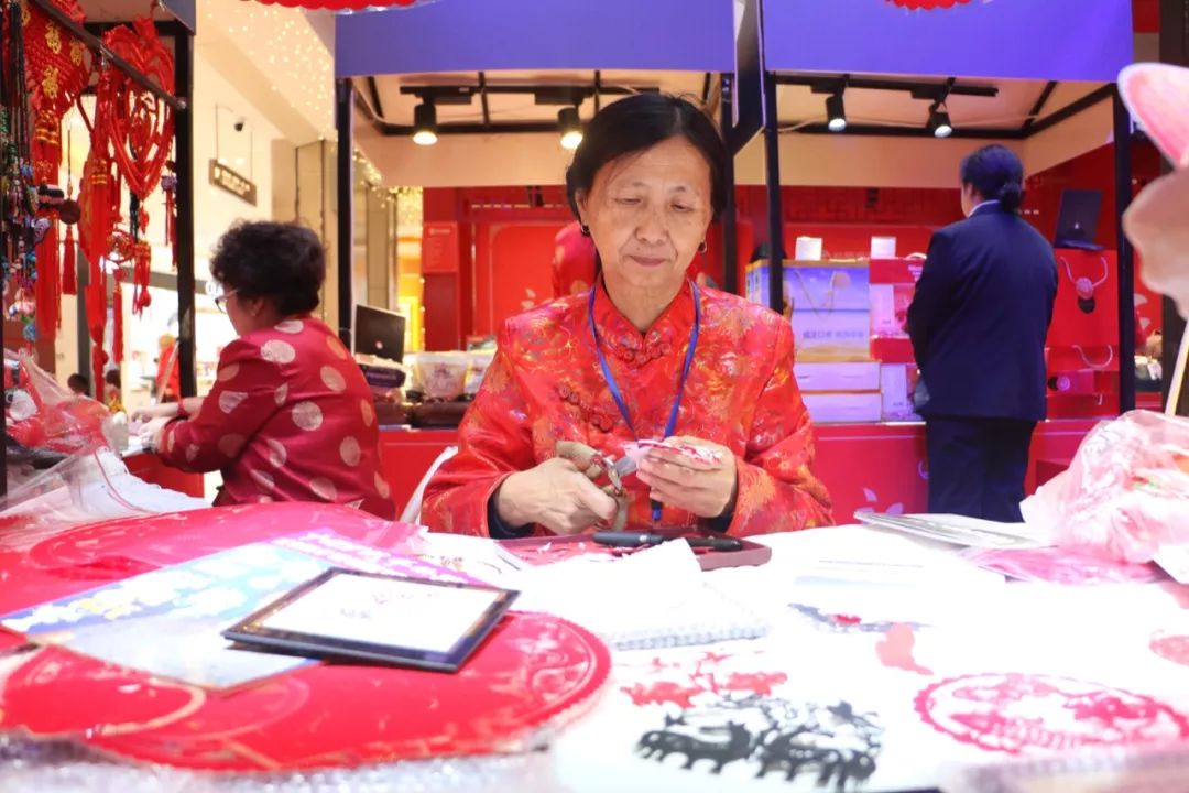 哈尔滨大爷大妈的看家“手艺”,月薪可能比你高!