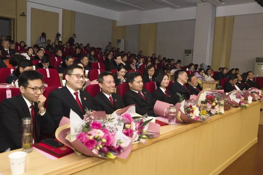 帅炸！法院小可爱们策划的这场“春晚”大show，仿佛开了挂……