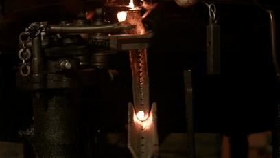 玻璃球里面的花纹是怎么回事,玻璃球中的花纹是如何印在里面的