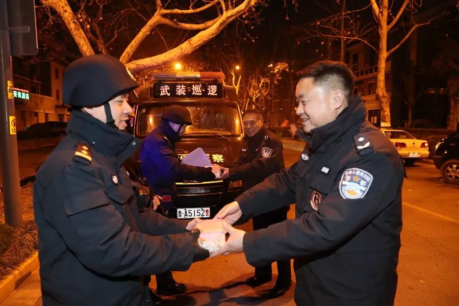 济南大明湖相亲相爱一家人,相亲相爱一家人济南