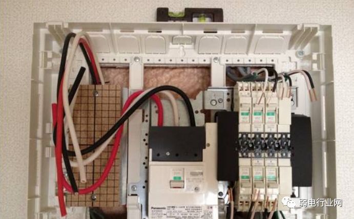 日本家庭配电箱怎么安装,家庭用配电箱如何固定