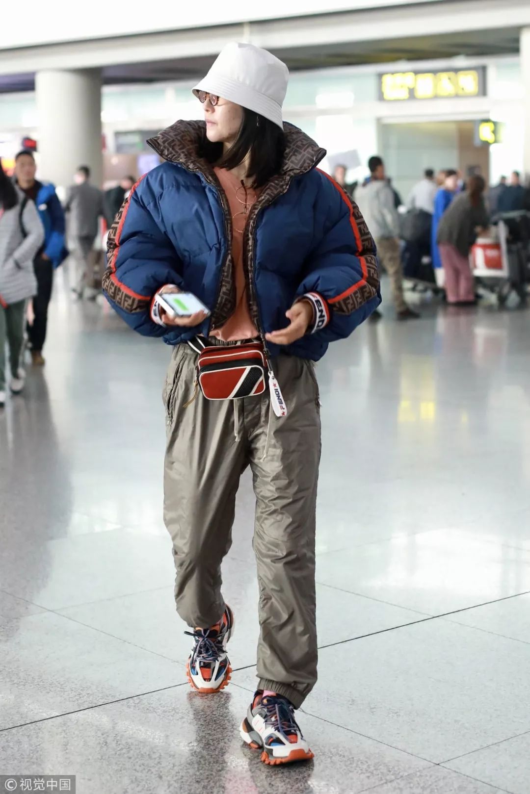 要想生活过得去必须自己要努力,要想生活过得去必须出去