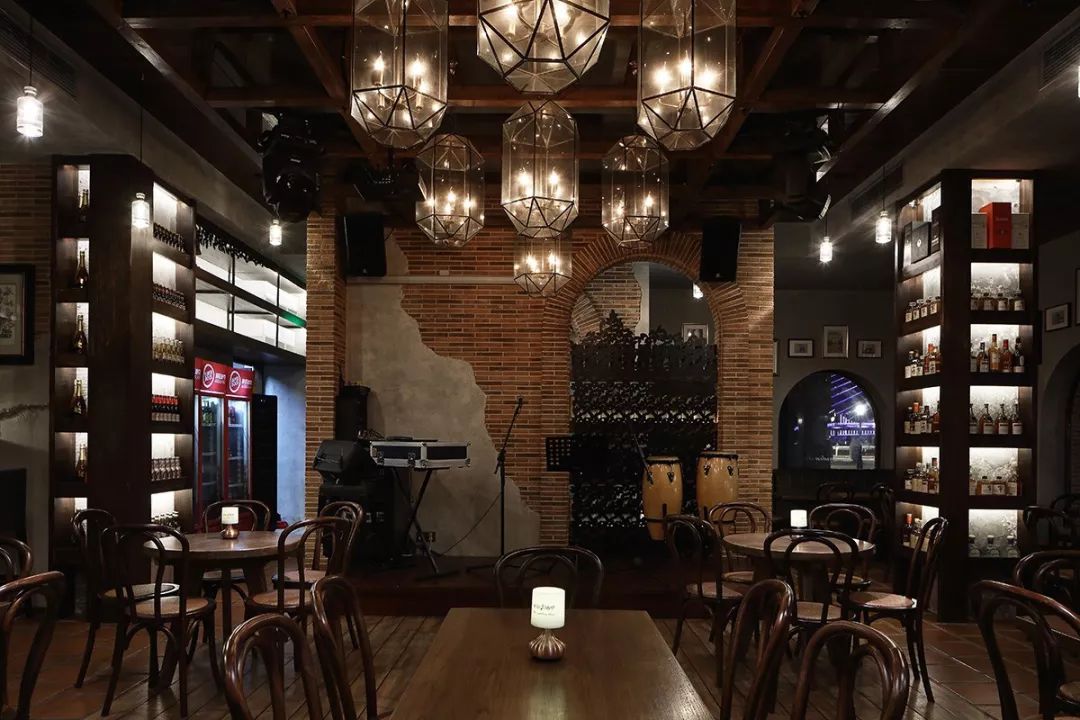 开年首发|范江:记忆中的花园——记老外滩花园酒吧