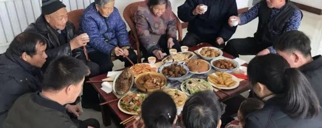 为了楼下那碗面，我能天天早起两个小时｜那些勾魂的家乡小吃