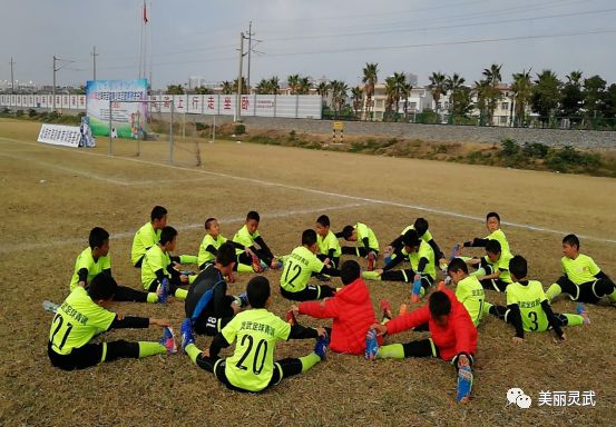 灵武成人足球队夺冠,宁夏灵武足球比赛