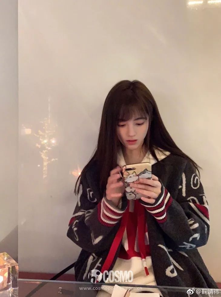 周洁琼剪刘海的样子,周洁琼小红帽