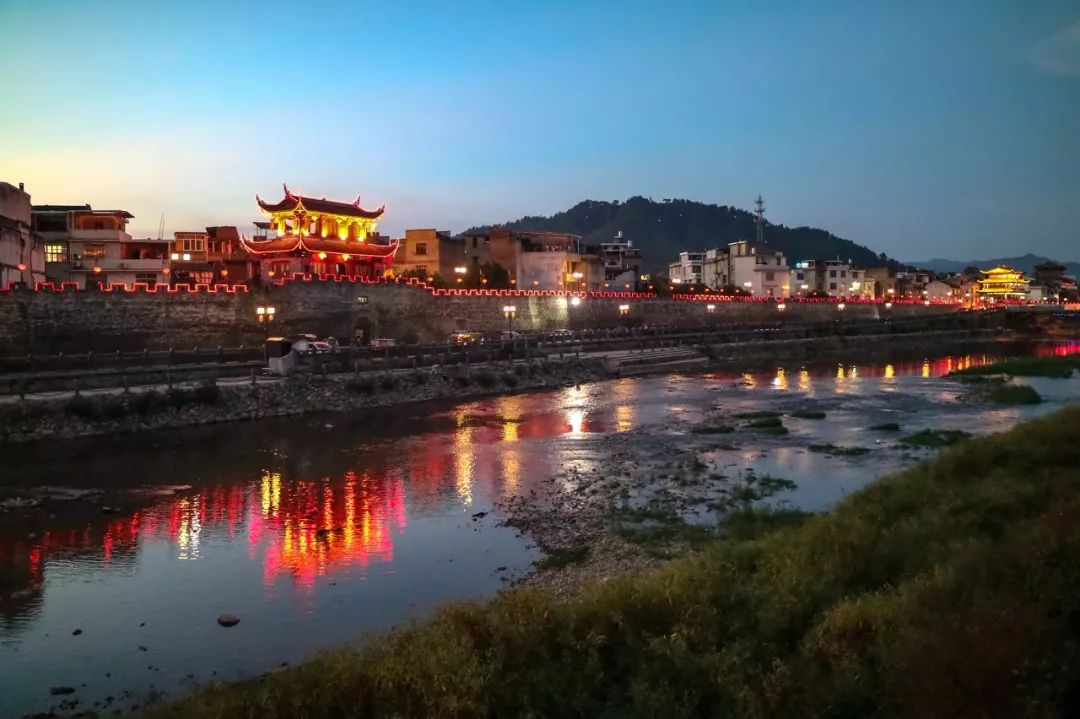 三月适合去哪里的古镇,一日游必去十大古镇