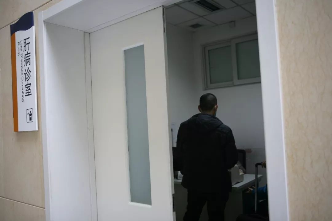 协助生产贩卖假药什么罪,帮助他人售卖假药什么刑法