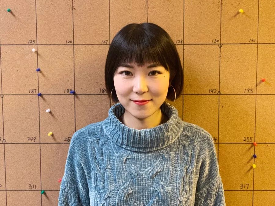 编辑实测：带大耳环耳朵疼不疼？