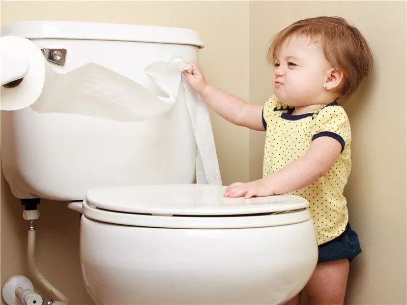 小孩长期便秘补维生素,小孩便秘多喝水有用吗