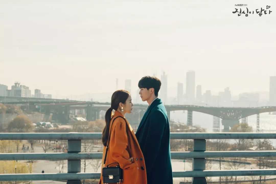 触及真心刘仁娜同款格子大衣,触及真心大衣