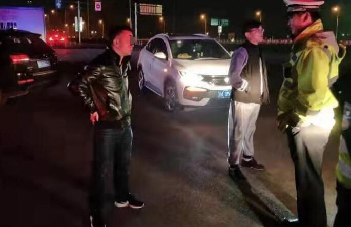 杭州13岁男孩离家出走完整版,13岁男孩深夜上高速