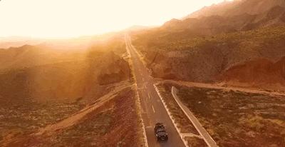 沙漠一年出现的奇观,沙漠黄河的奇景