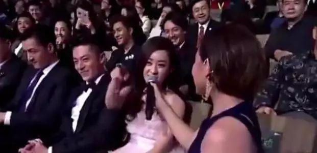 赵丽颖对霍建华是什么感觉,赵丽颖看霍建华的眼神