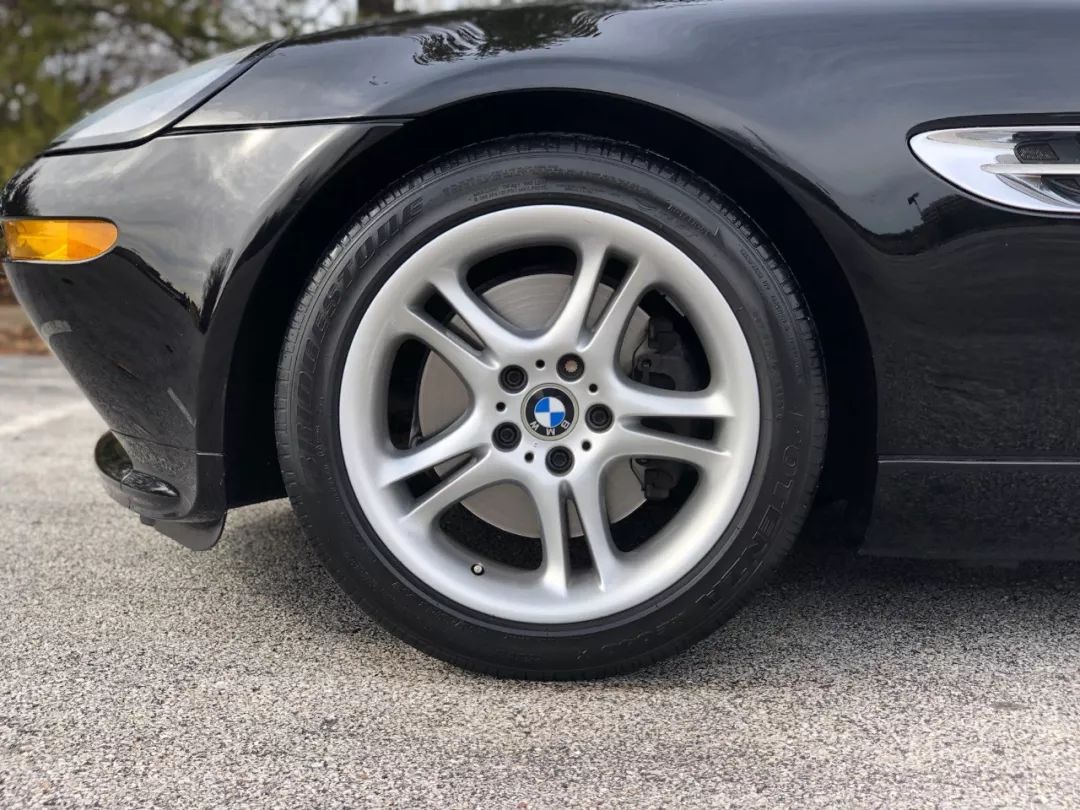 宝马z8价格多少人民币,宝马z8敞篷跑车价格