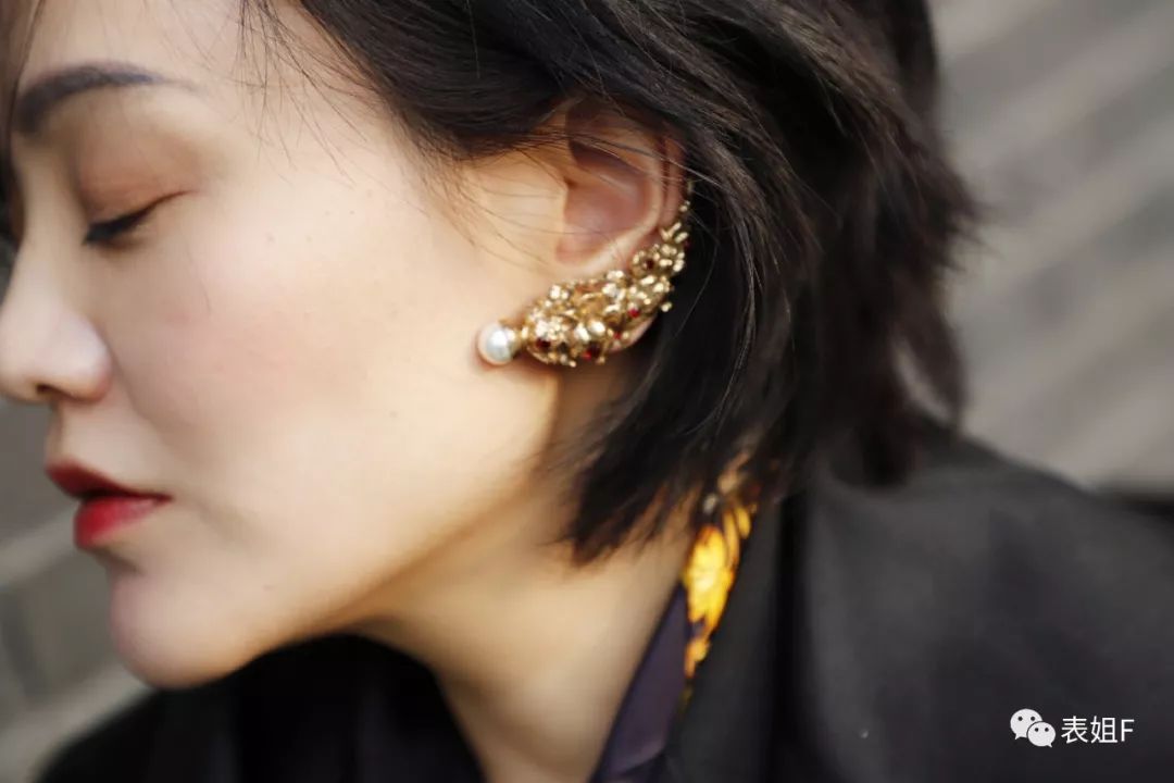 配饰年轻有气质,配饰发展大致分为几个阶段