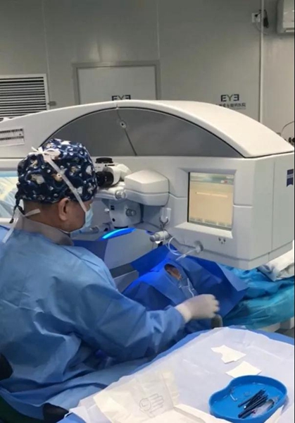 谁说眼科医生不做近视激光手术,谁说眼科员工不做近视手术