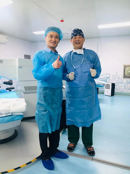 谁说眼科医生不做近视激光手术,谁说眼科员工不做近视手术