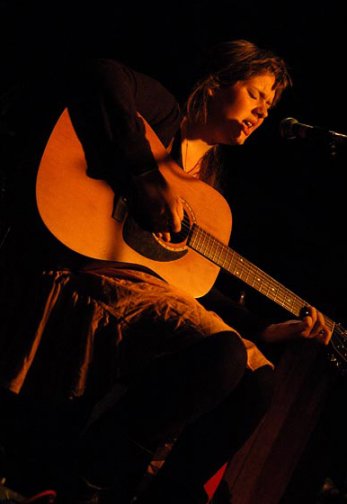 Adele——《21》你看看人家21岁的时候，已经是大魔王了