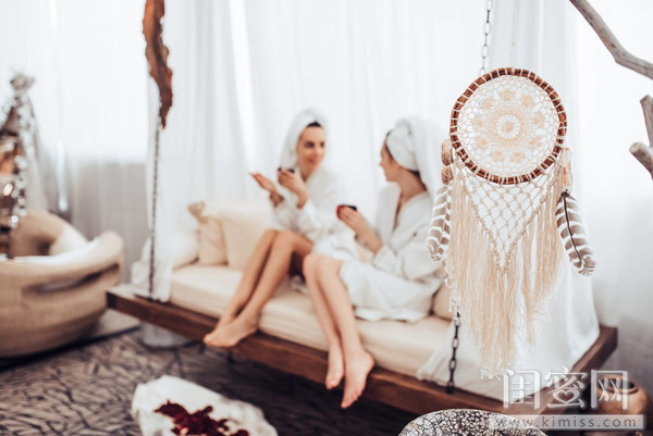 杨紫和男明星对视综艺,杨紫和男星亲密互动