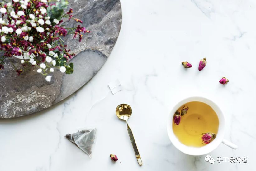 唇部磨砂膏淡化唇色,唇部磨砂膏可以提唇色吗