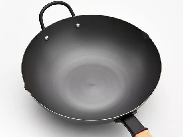 炒菜颠勺方便的专用铁锅,平价铁锅推荐几十块