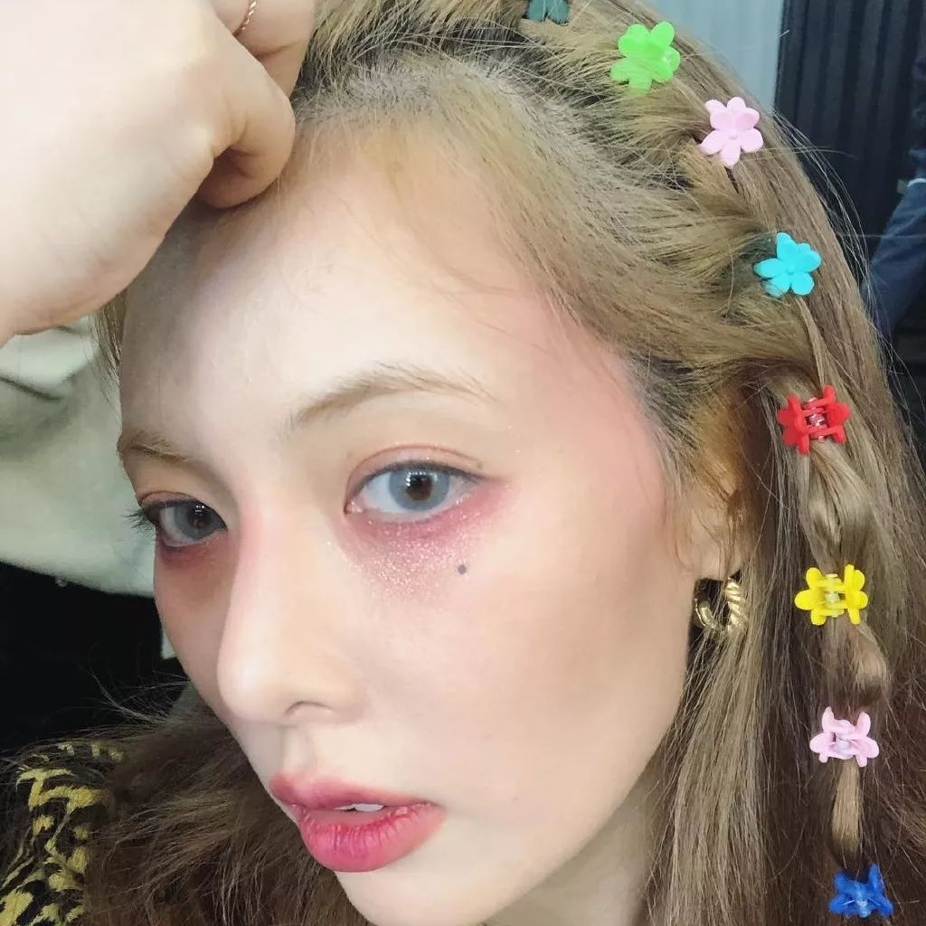 公布恋情被公司开除背假香奈儿都能带货说她是“人间毒药”我服！