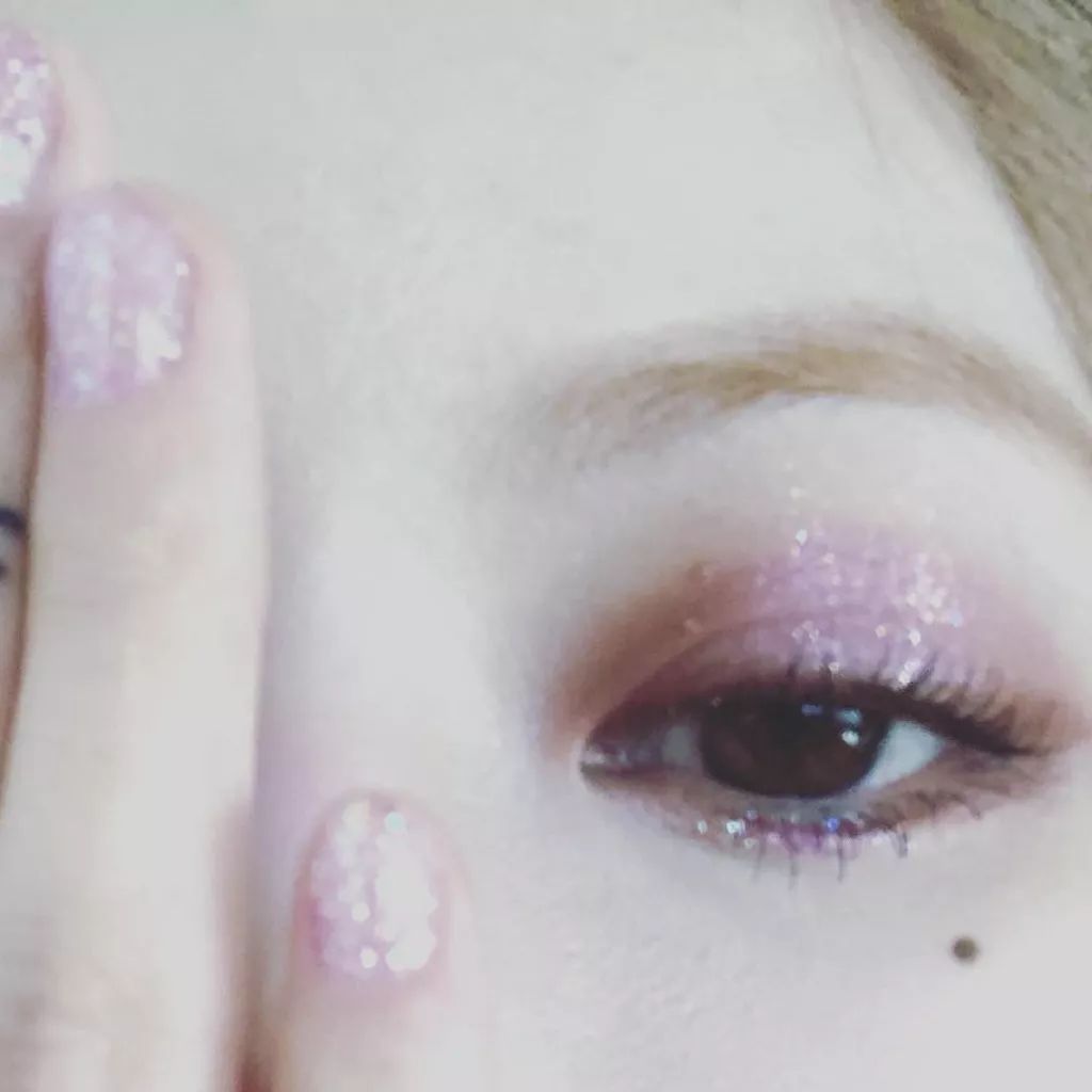 公布恋情被公司开除背假香奈儿都能带货说她是“人间毒药”我服!