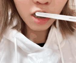 记忆手柄牙刷，刷新想象！1支=5支普通牙刷+1瓶漱口水+1瓶口香糖