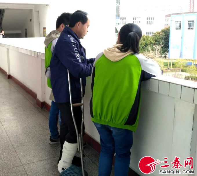 敬业好老师,带病坚持教学的好老师事迹