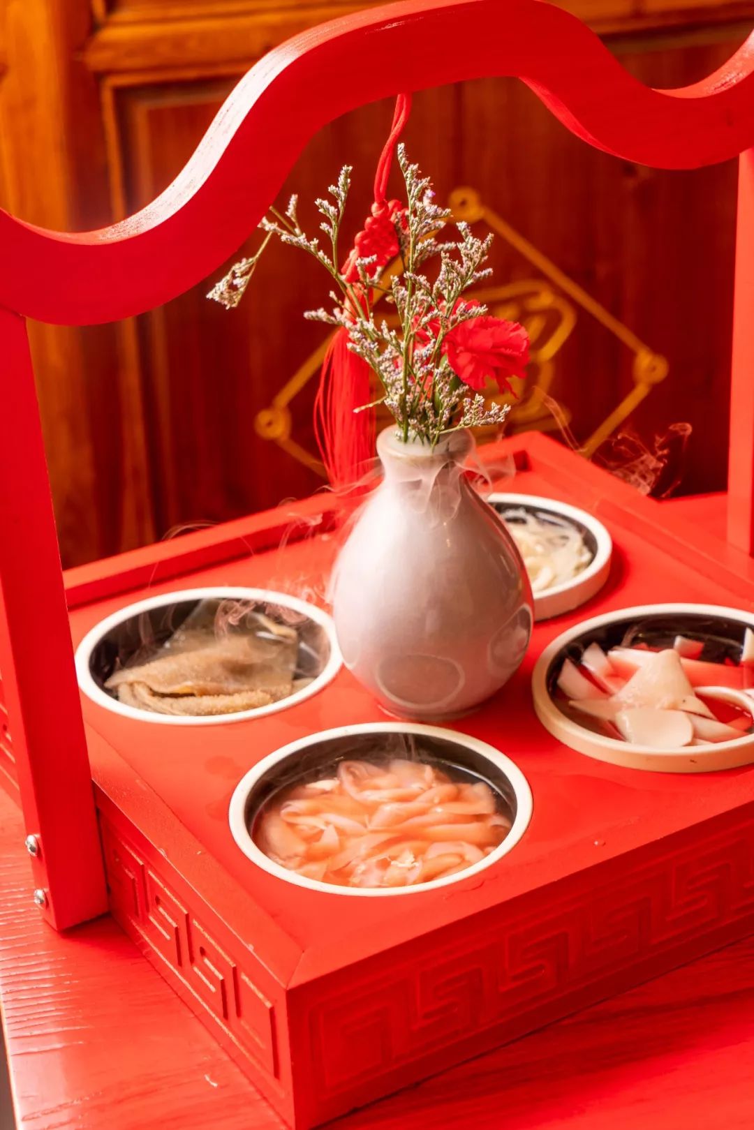 谭鸭血24小时营业,日均排队3h的谭鸭血来宁波了