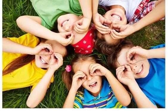 如戏全靠演技,人生如戏全靠演技小女孩一秒入戏