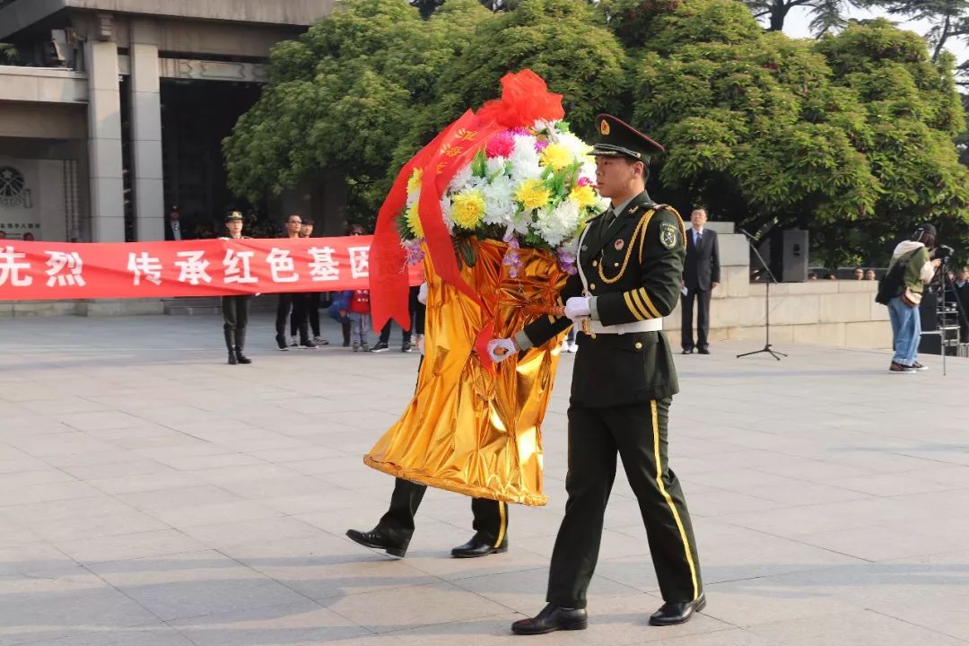 清明祭英烈活动大学,幼高专组织清明祭英烈