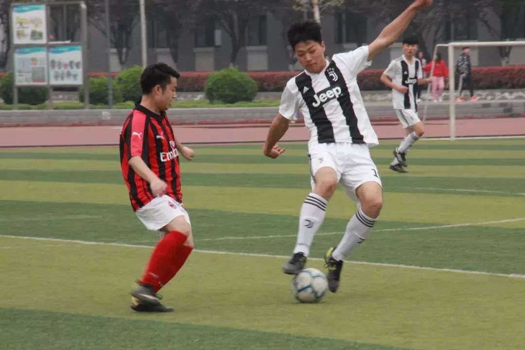 我们只是一群热爱足球的少年,我们这十年足球少年