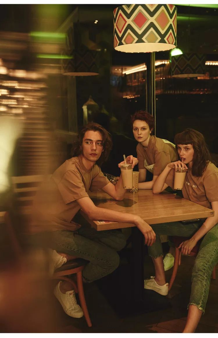 刘雯*服私**里出镜率最高的三种风格短袖，就这么穿了！