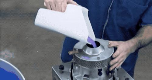 看过游乐园必备棉花糖机!开始思考棉花糖是怎么被卷成「云朵」的...