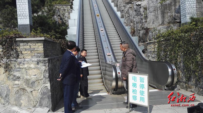 吉首市市场监管局：四大领域推进扫黑除恶深度开展