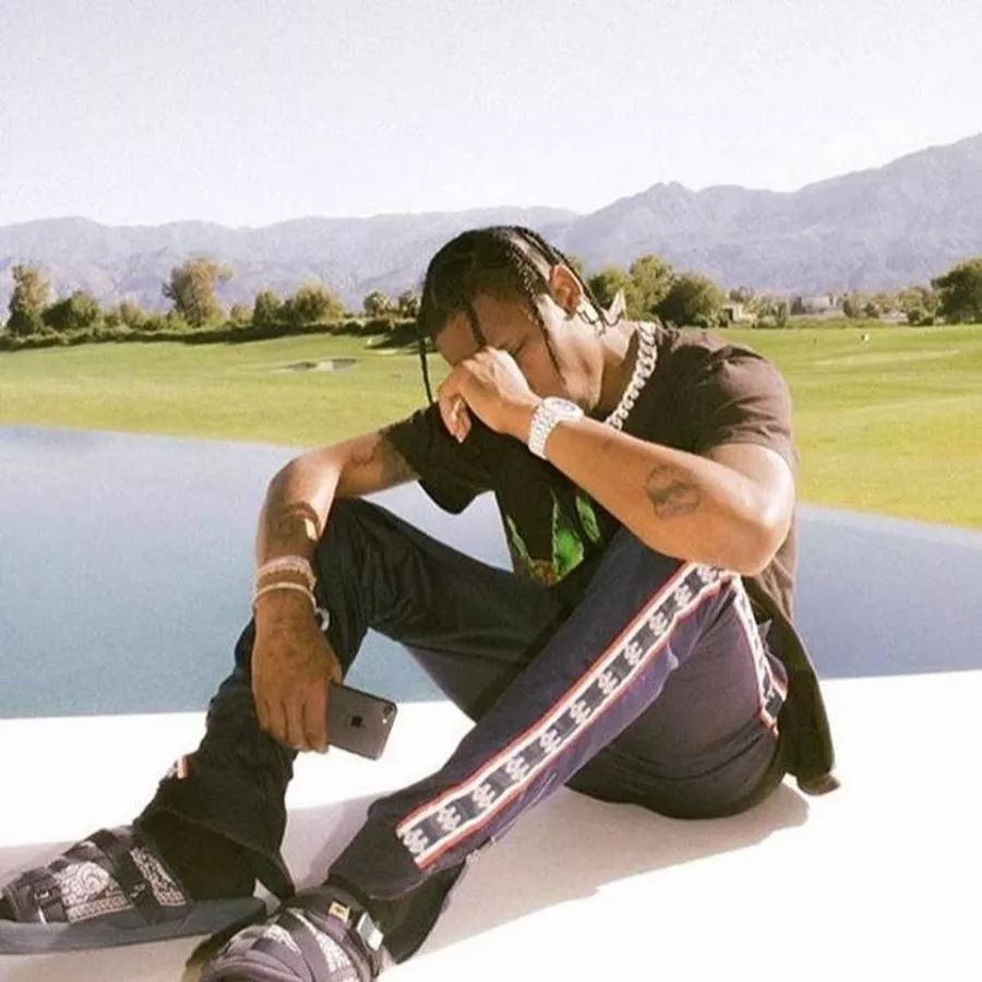 为什么同一款鞋子售价不一样,为什么同一款鞋子有那么多款式