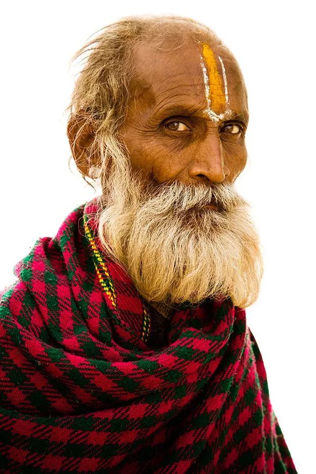 为什么印度女人眉心有一点红,印度额头的红点有什么意义